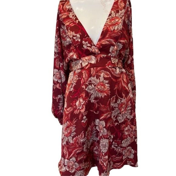 Aakaa Red & Creme Floral Dress Sz.S - Picture 1 of 2
